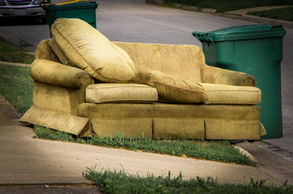 Sofa Removal Service in Lake Zurich