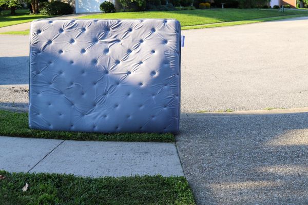 Mattress Removal Service in Lake Zurich